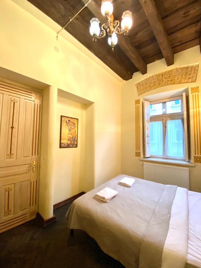 Квартира Подобово На Вулиці Валова 21А Lviv Bagian luar foto